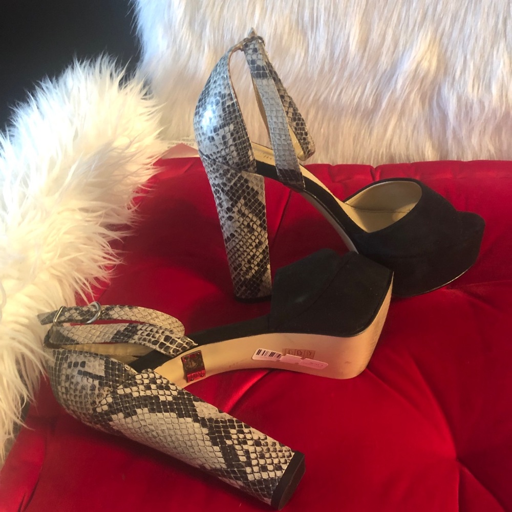 LF Platform Sandals - Picture 7 of 7